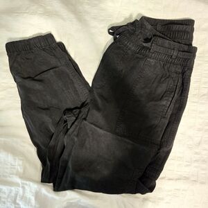 American Eagle cargo joggers